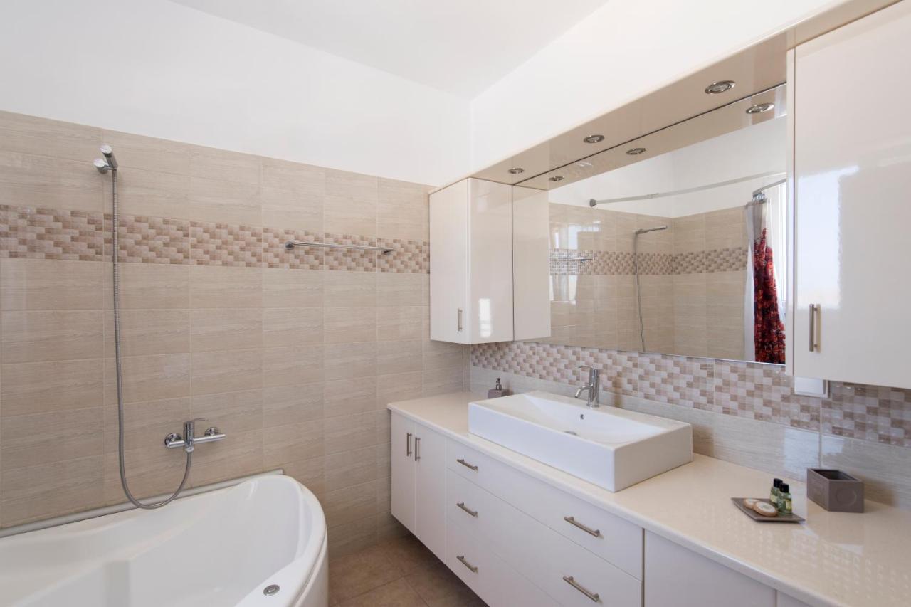 Ormos Naoussa'S Suite Dış mekan fotoğraf